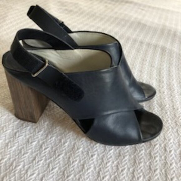 Vince navy leather sandals - size 8.5 - Picture 4 of 10
